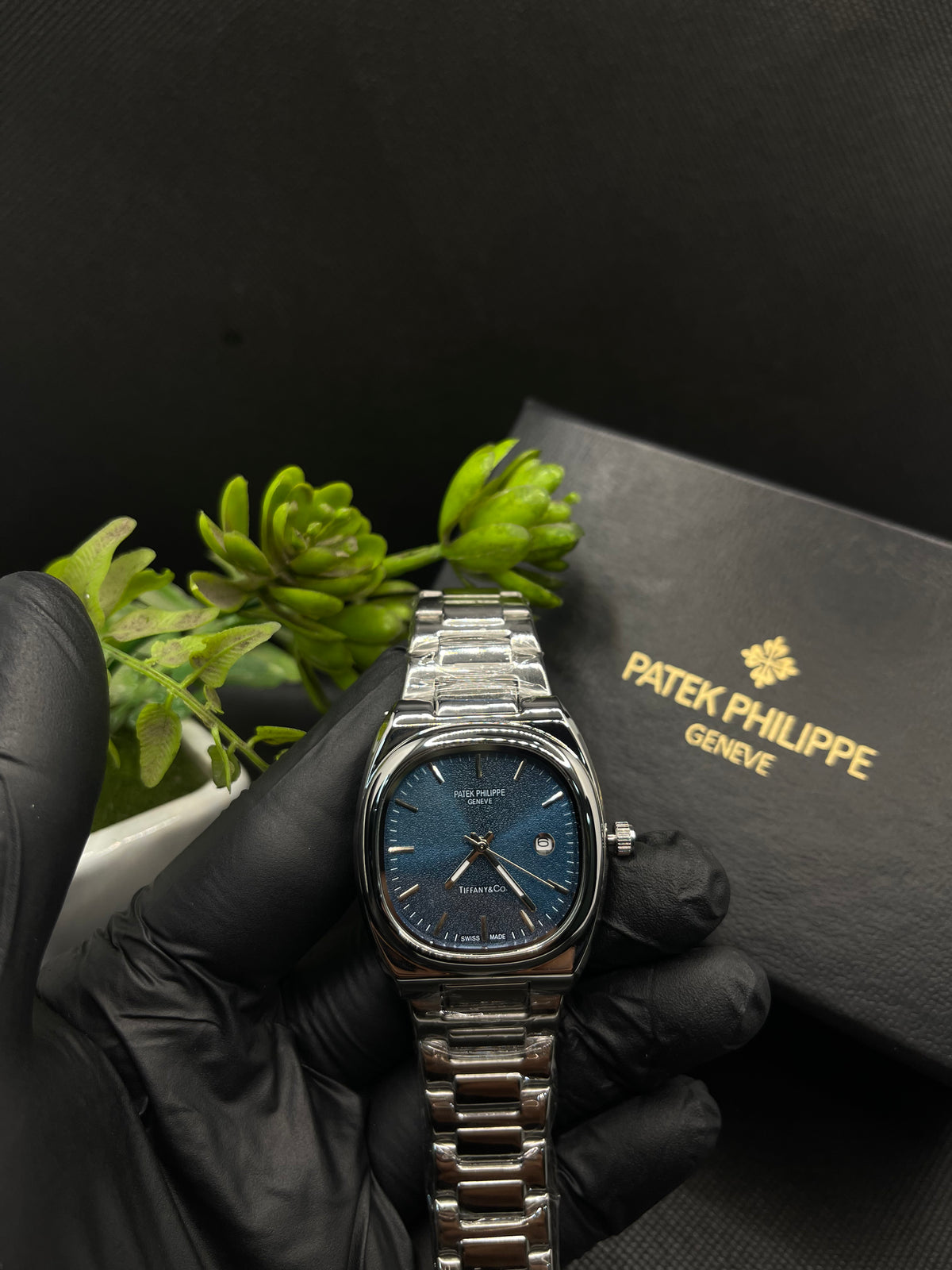 PP GENEVE BLUE TEXTURE DIAL WITH DATE IN SILVER STAINLESS STEEL STRAP