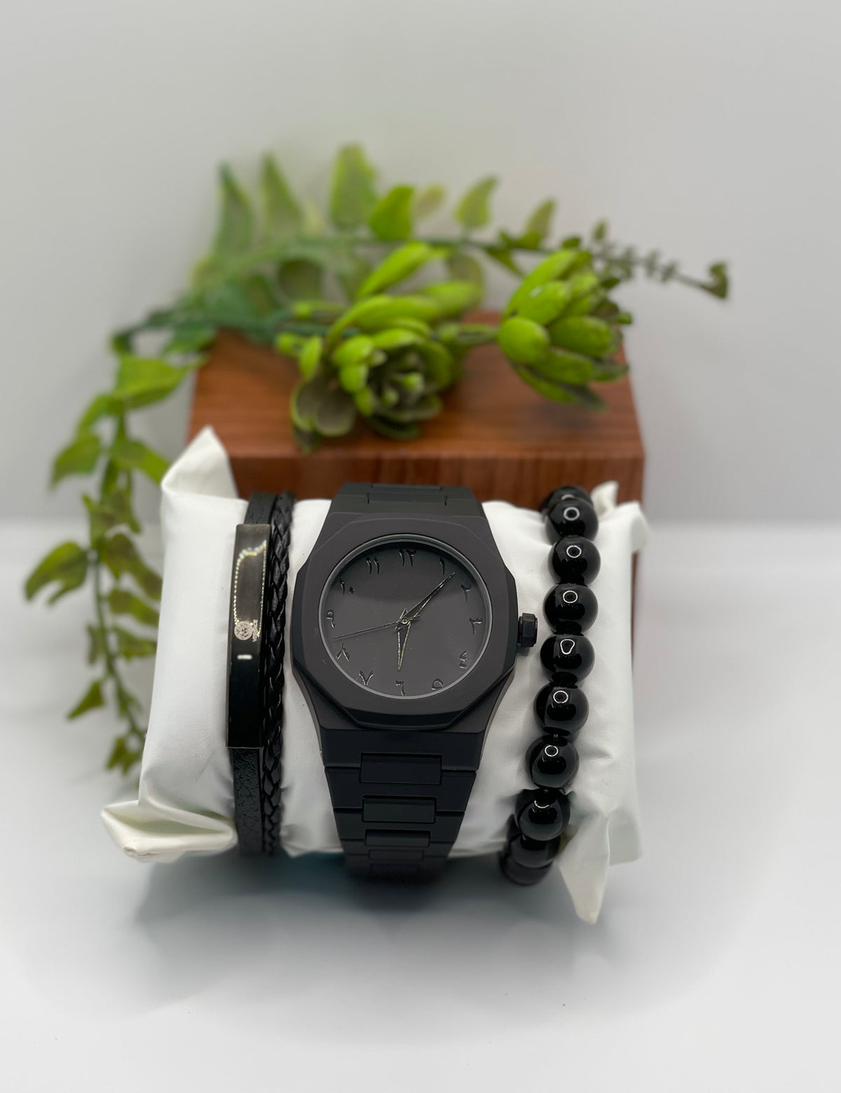 BLACK ARABIC AURA WATCH IN FIBER WITH BRACELET