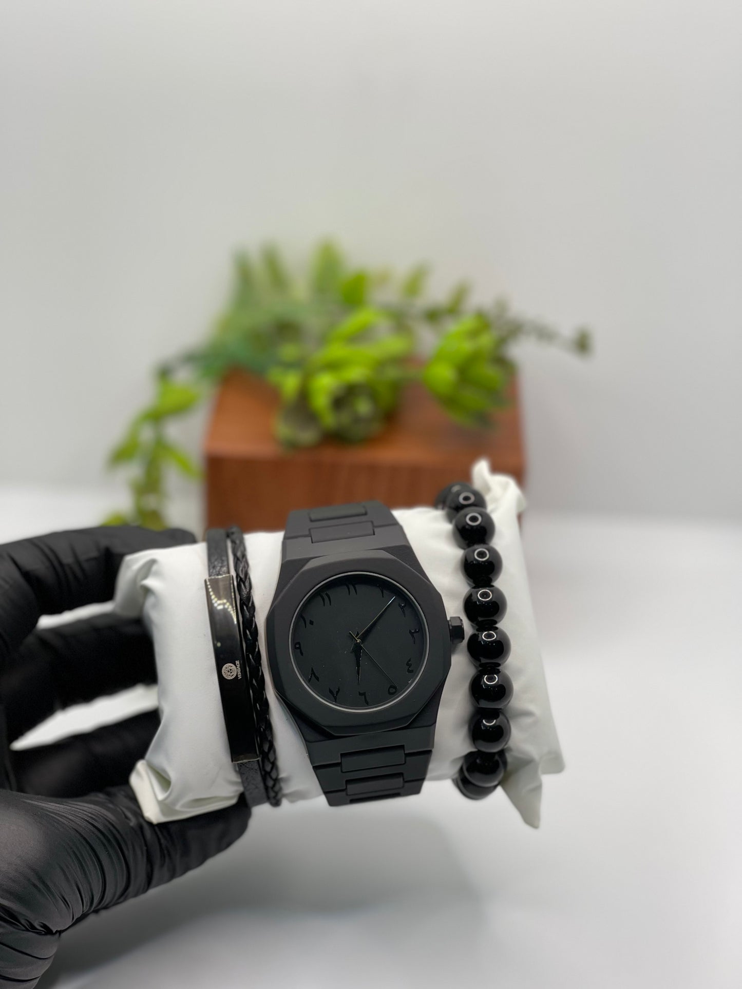 BLACK ARABIC AURA WATCH IN FIBER WITH BRACELET