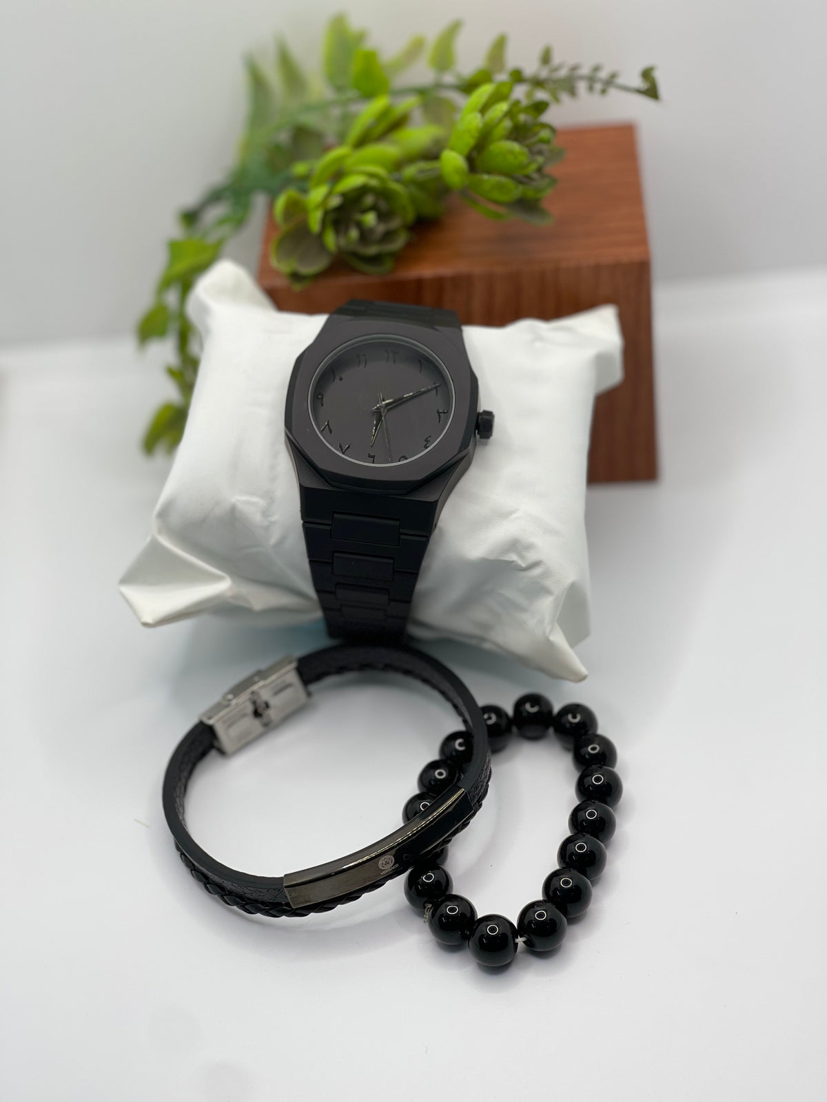 BLACK ARABIC AURA WATCH IN FIBER WITH BRACELET