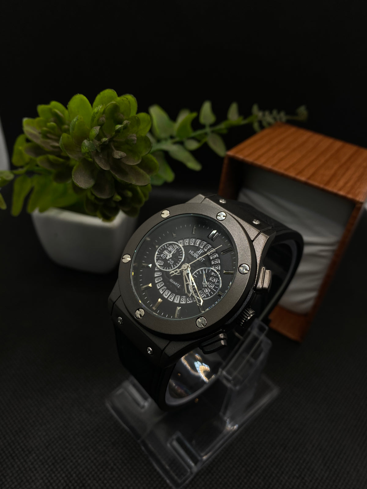 HB CLASSIC FUSION CHRONOGRAPH WITH DATE IN BLACK STRAP