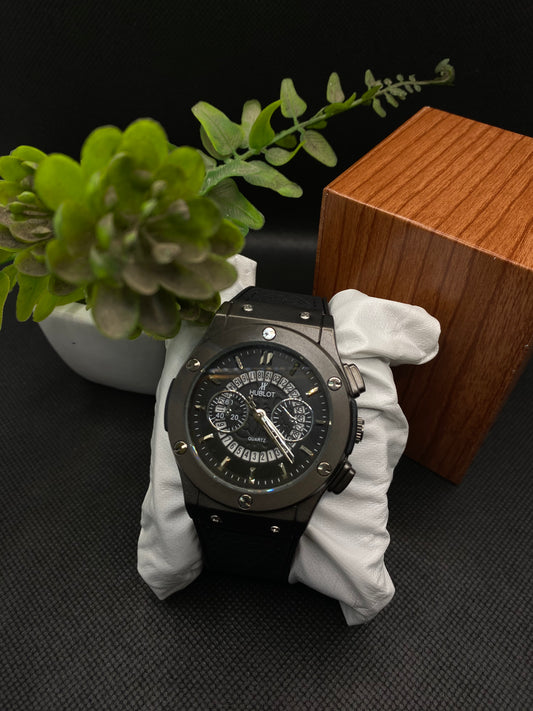HB CLASSIC FUSION CHRONOGRAPH WITH DATE IN BLACK STRAP