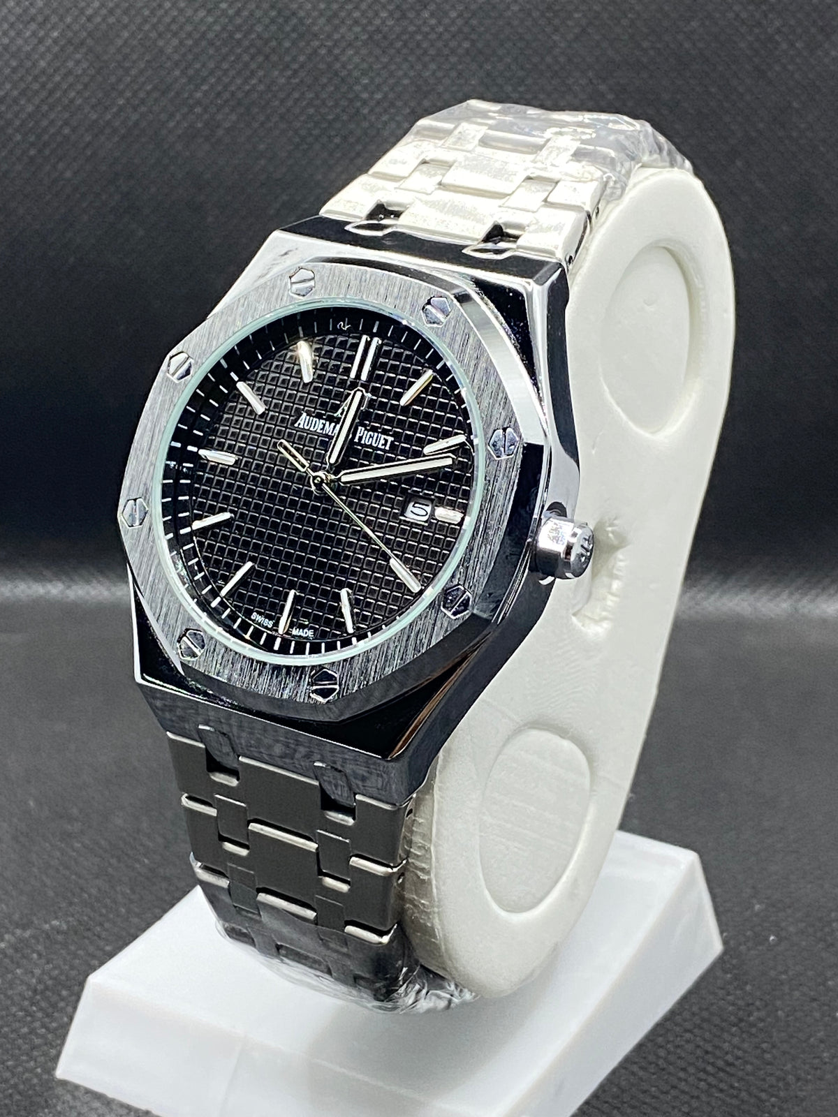 AP ROYAL OAK SELF-WINDING BLACK DIAL WITH STAINLESS STEEL