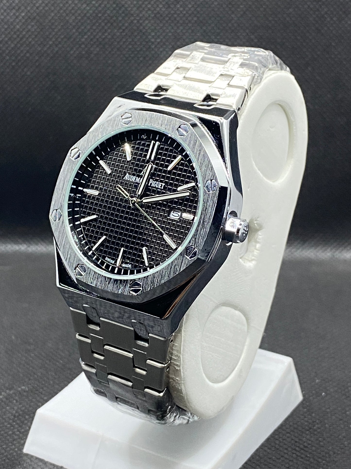 AP ROYAL OAK SELF-WINDING BLACK DIAL WITH STAINLESS STEEL