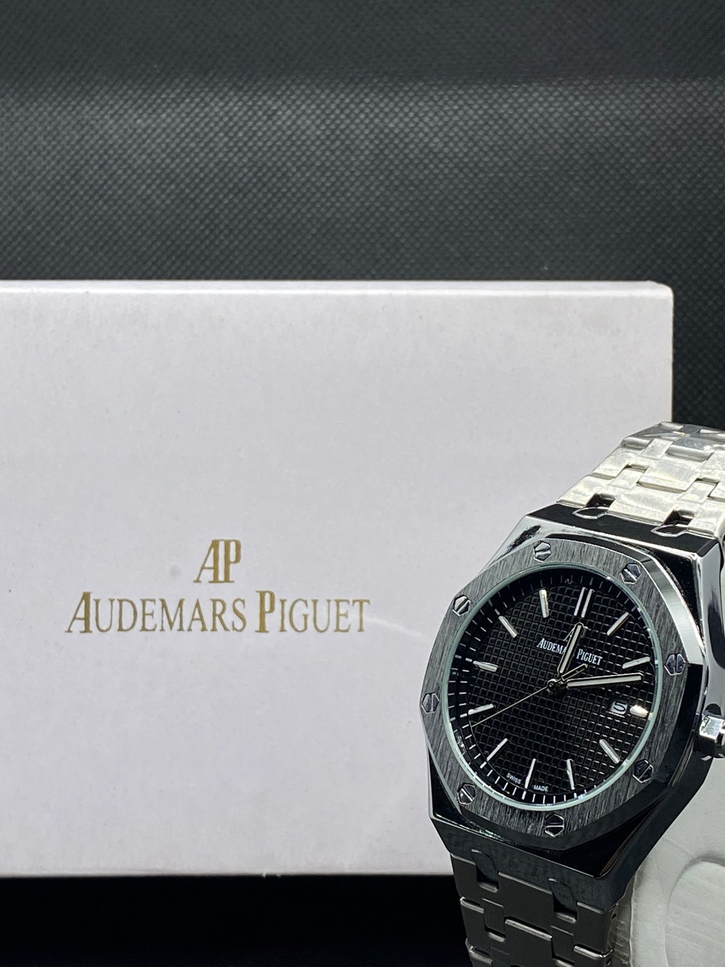 AP ROYAL OAK SELF-WINDING BLACK DIAL WITH STAINLESS STEEL