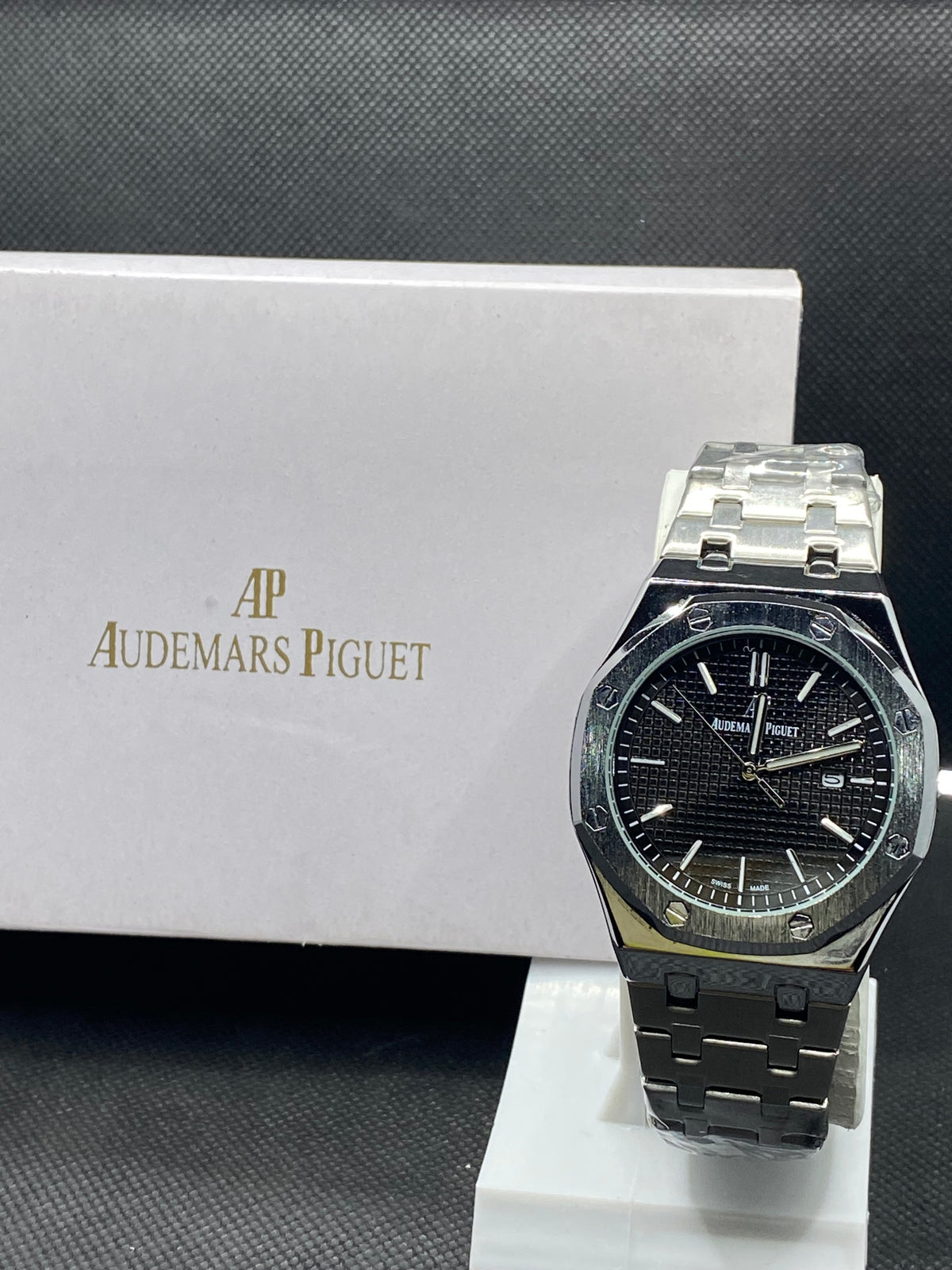 AP ROYAL OAK SELF-WINDING BLACK DIAL WITH STAINLESS STEEL