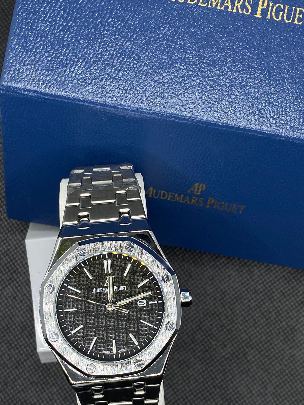AP ROYAL OAK SELF-WINDING BLACK DIAL WITH STAINLESS STEEL
