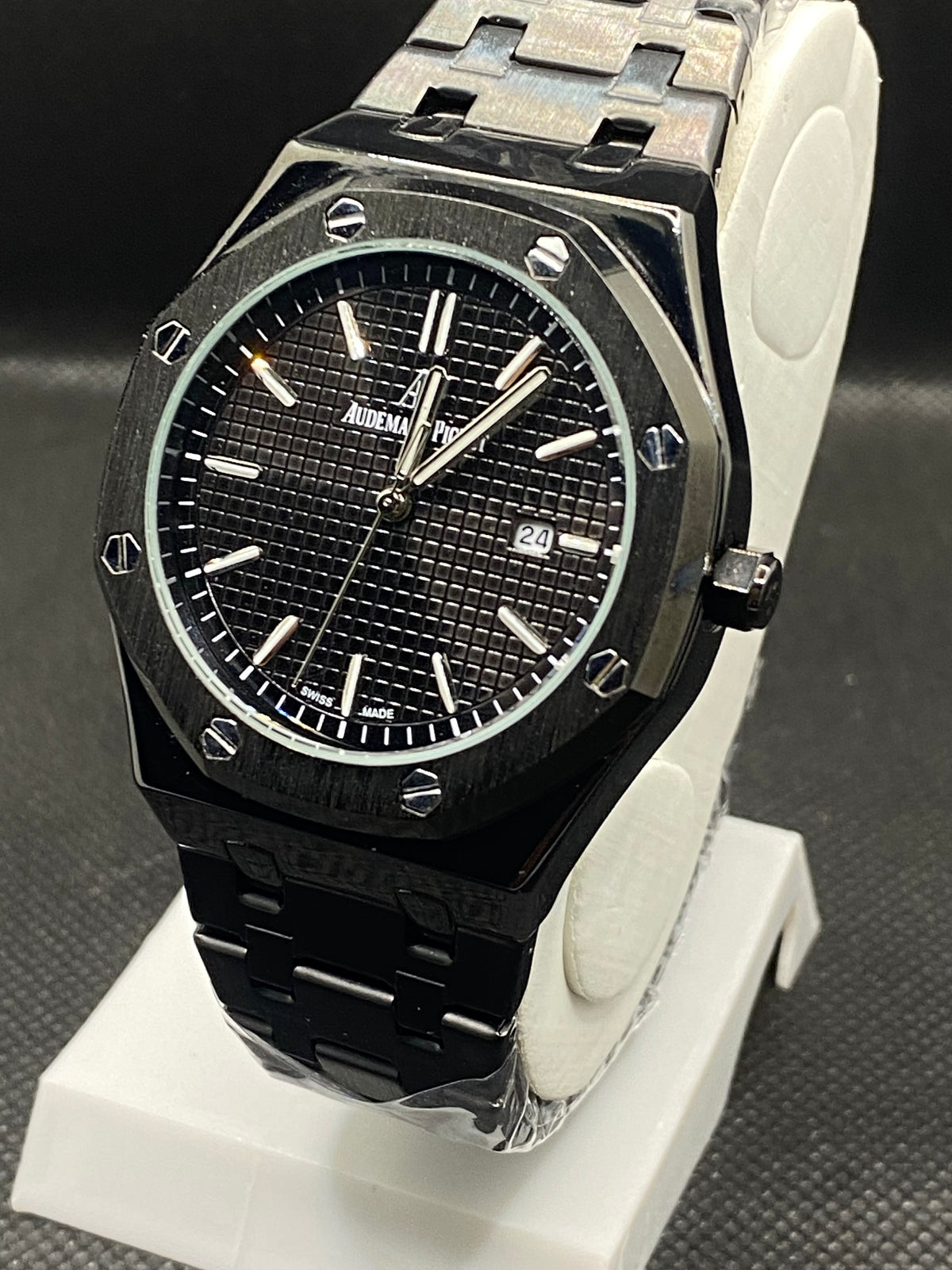 AP ROYAL OAK SELF-WINDING BLACK DIAL WITH BLACK STAINLESS STEEL