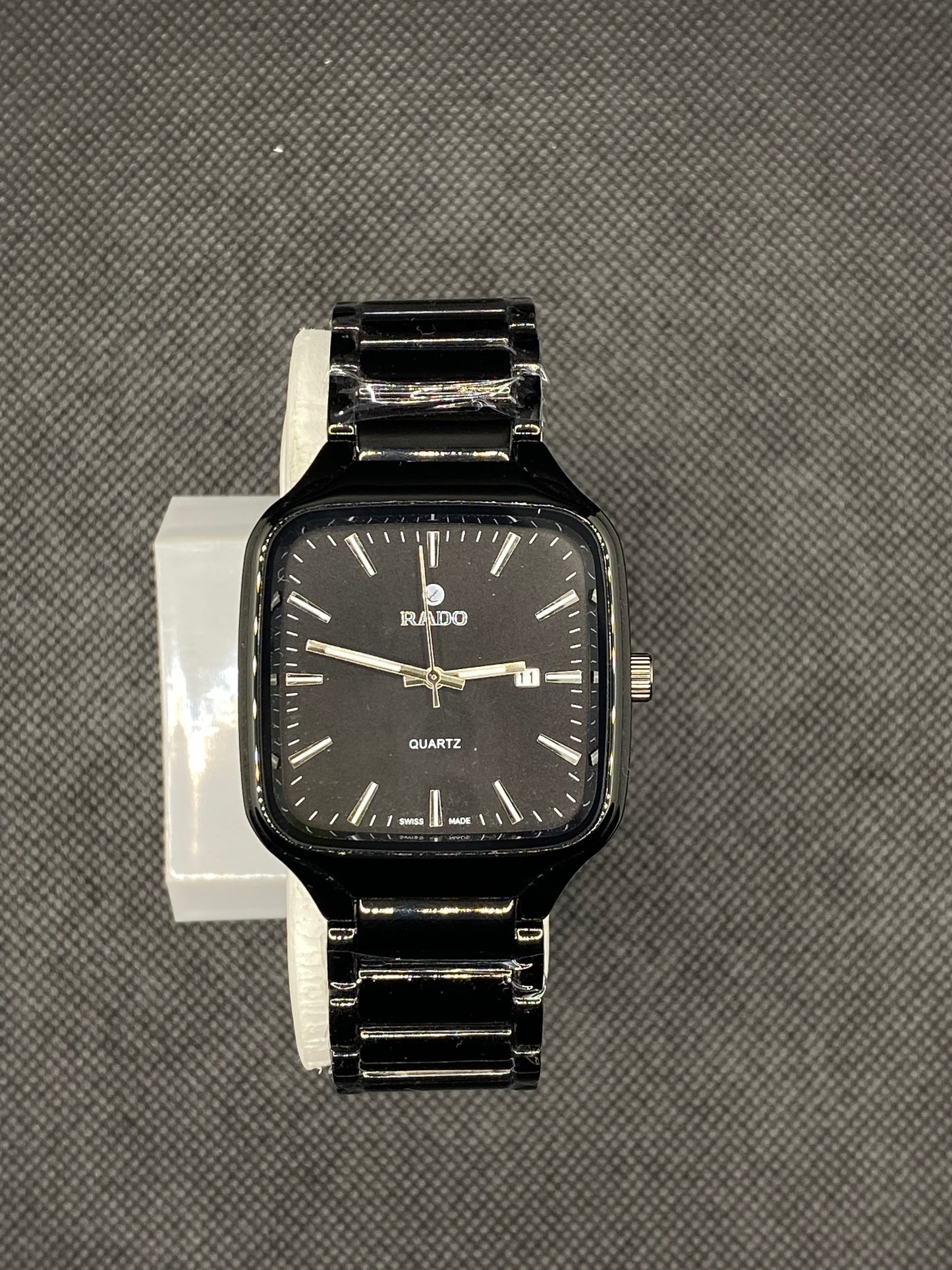 R@DO TRUE SQUARE WATCH WITH BLACK HIGH TECH DIAL AND BRACELET