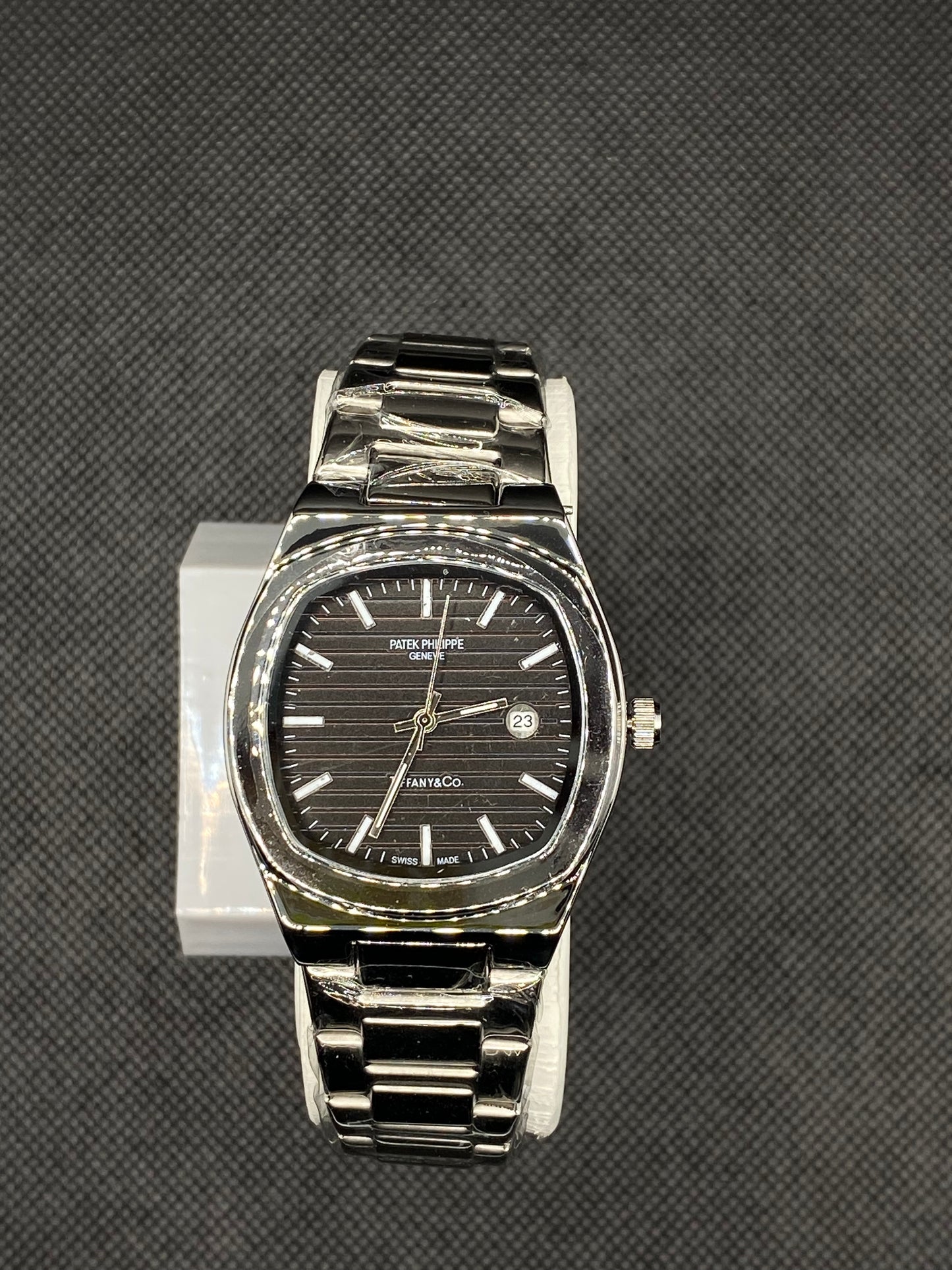 PP NAUTILUS HERITAGE IN BLACK DIAL WITH DATE