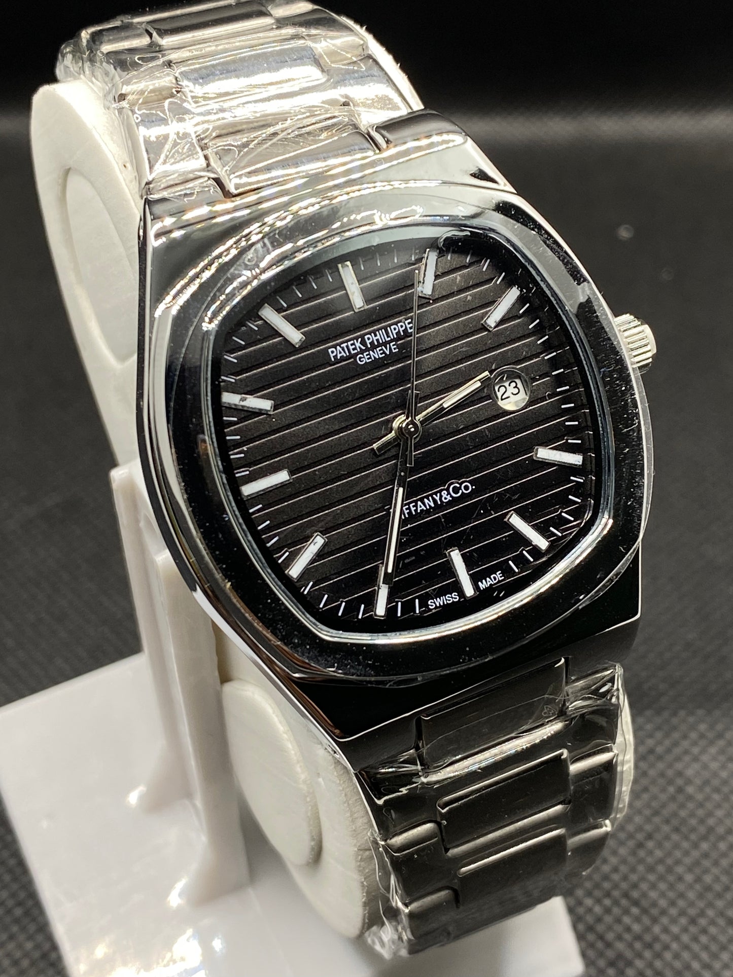 PP NAUTILUS HERITAGE IN BLACK DIAL WITH DATE