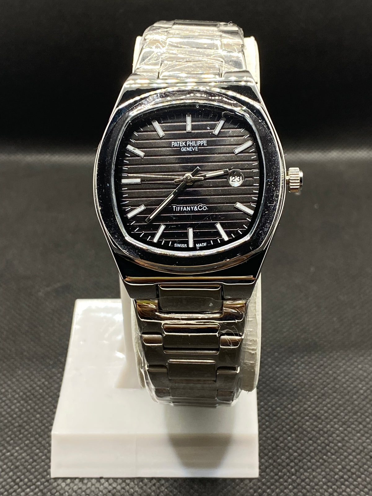 PP NAUTILUS HERITAGE IN BLACK DIAL WITH DATE