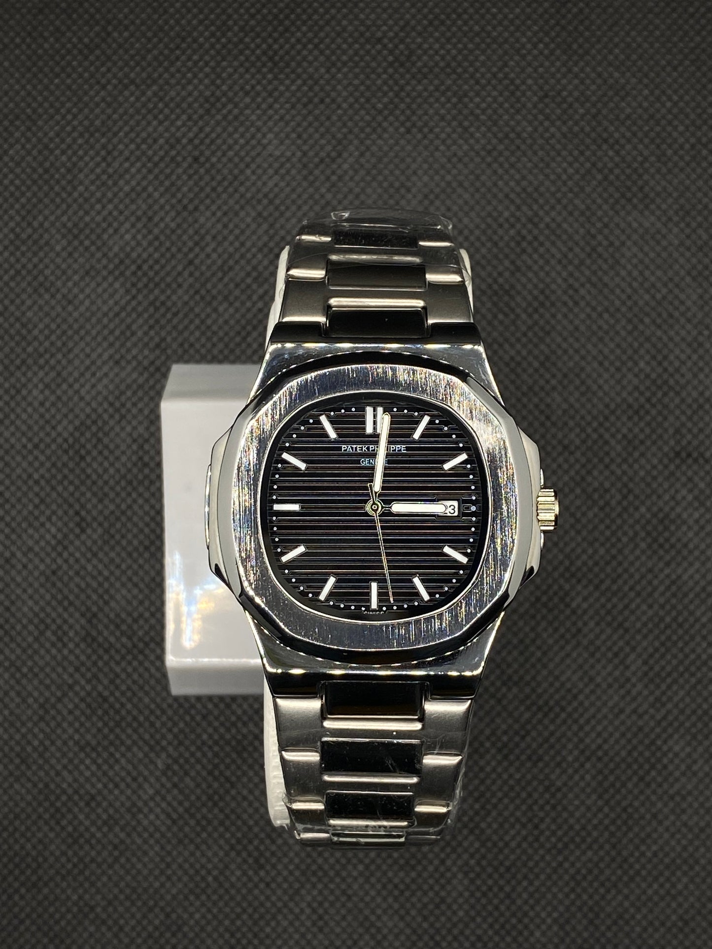 PP GENEVE IN BLACK DIAL WITH DATE STAINLESS STEEL BRACELET