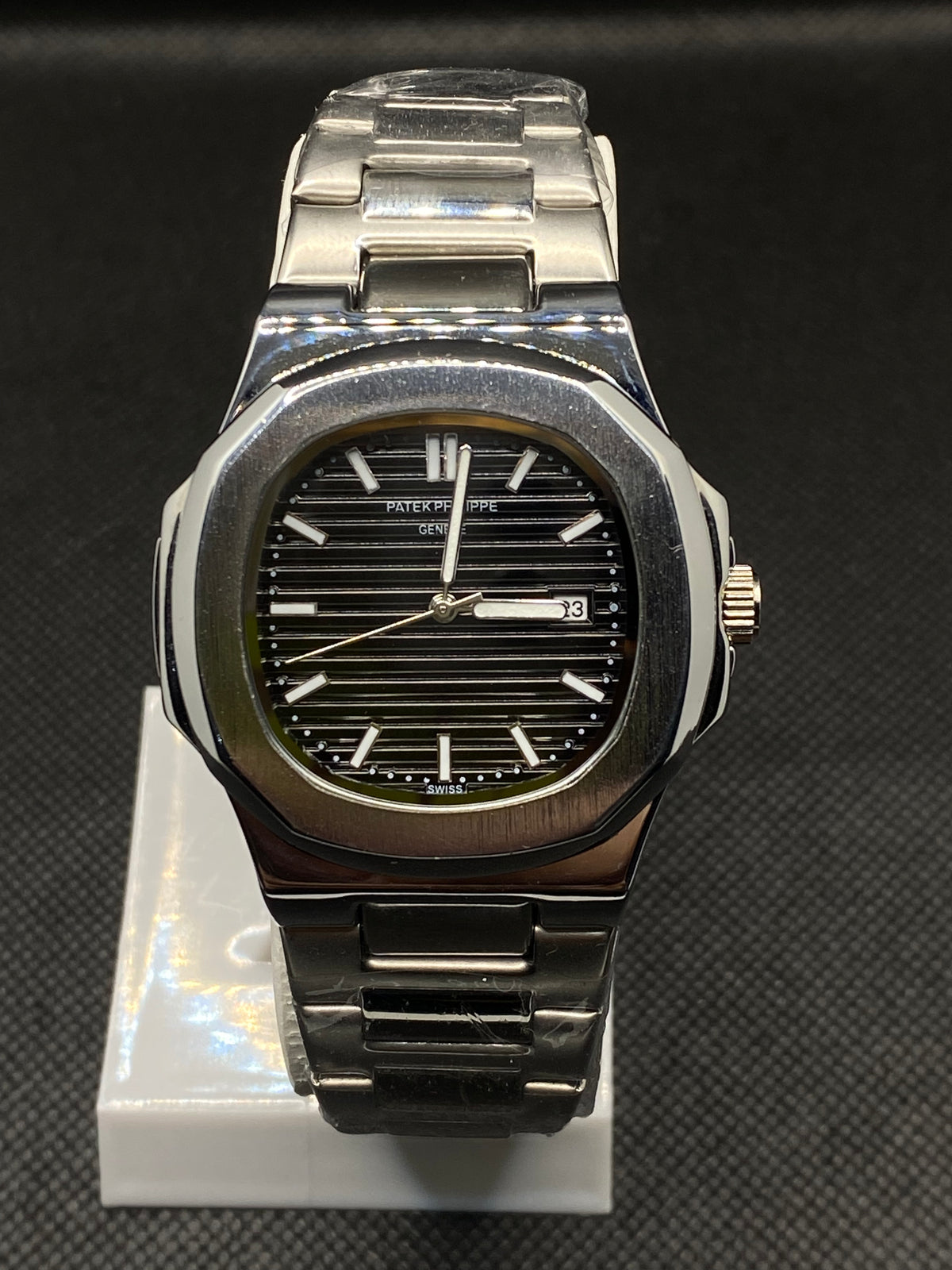 PP GENEVE IN BLACK DIAL WITH DATE STAINLESS STEEL BRACELET