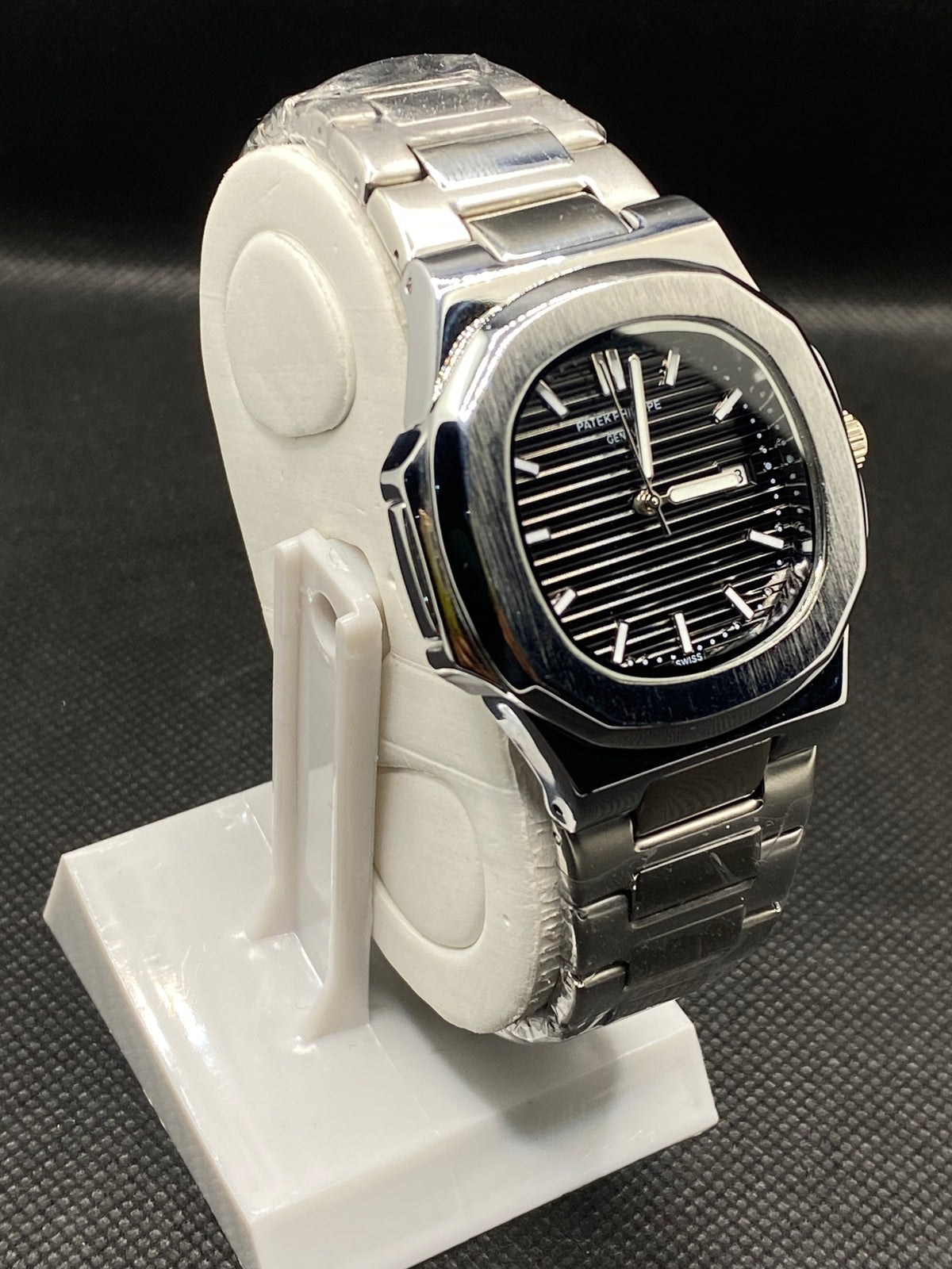 PP GENEVE IN BLACK DIAL WITH DATE STAINLESS STEEL BRACELET