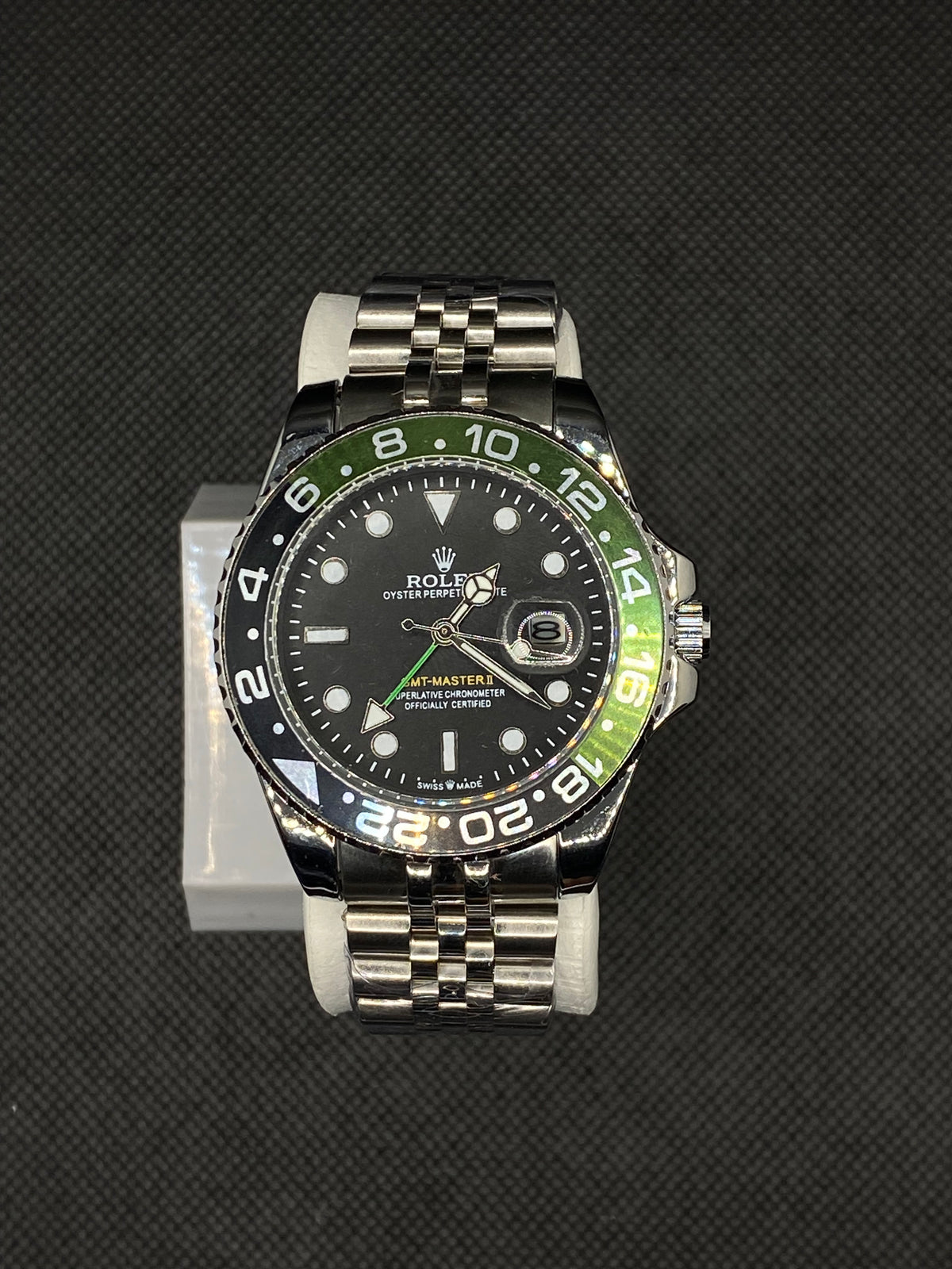 RLX GMT-MASTER WITH BLACK AND GREEN CERACHROM BEZAL AND JUBILEE CHAIN