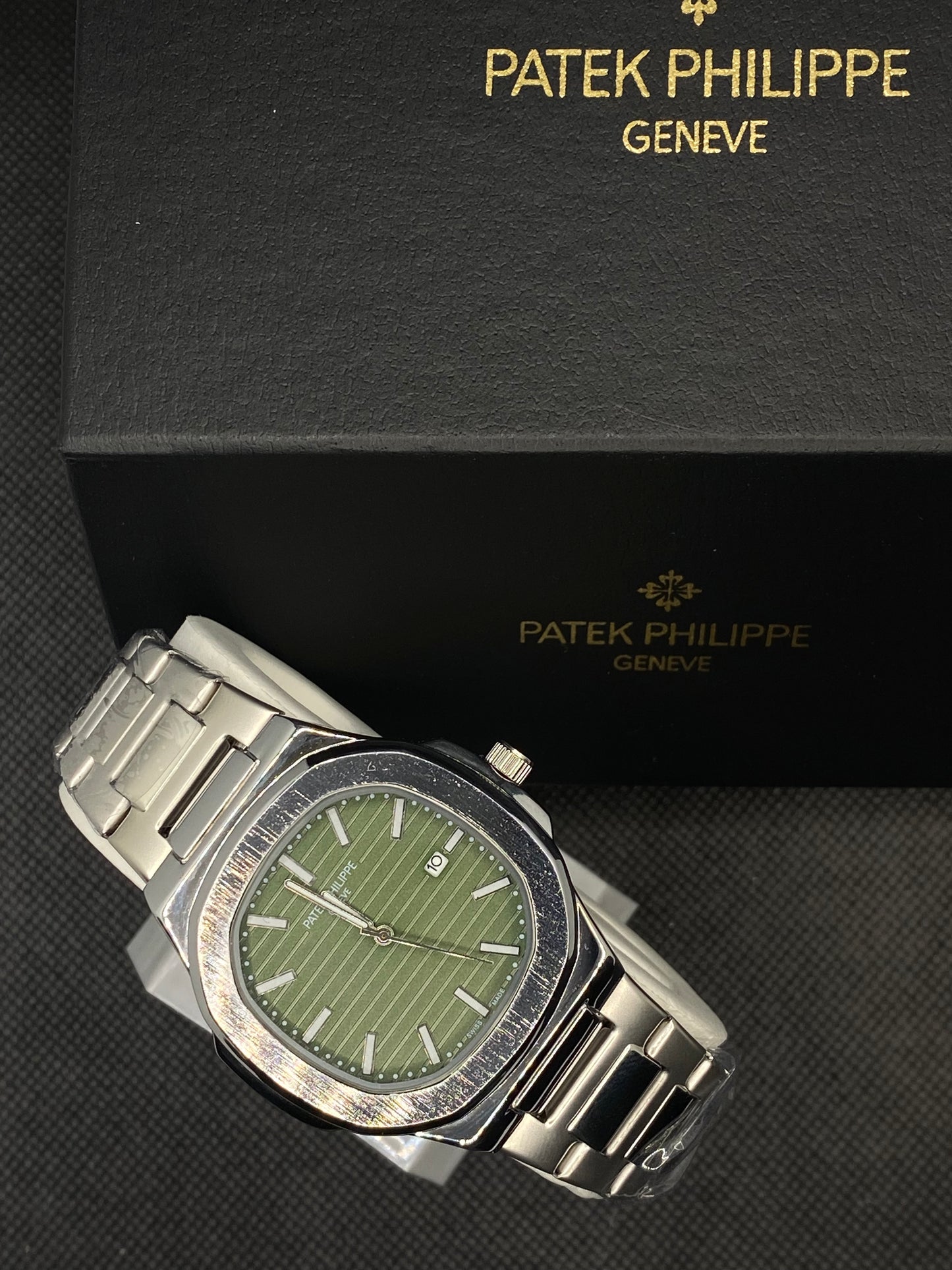 PP GENEVE IN GREEN DIAL WITH DATE STAINLESS STEEL STRAP