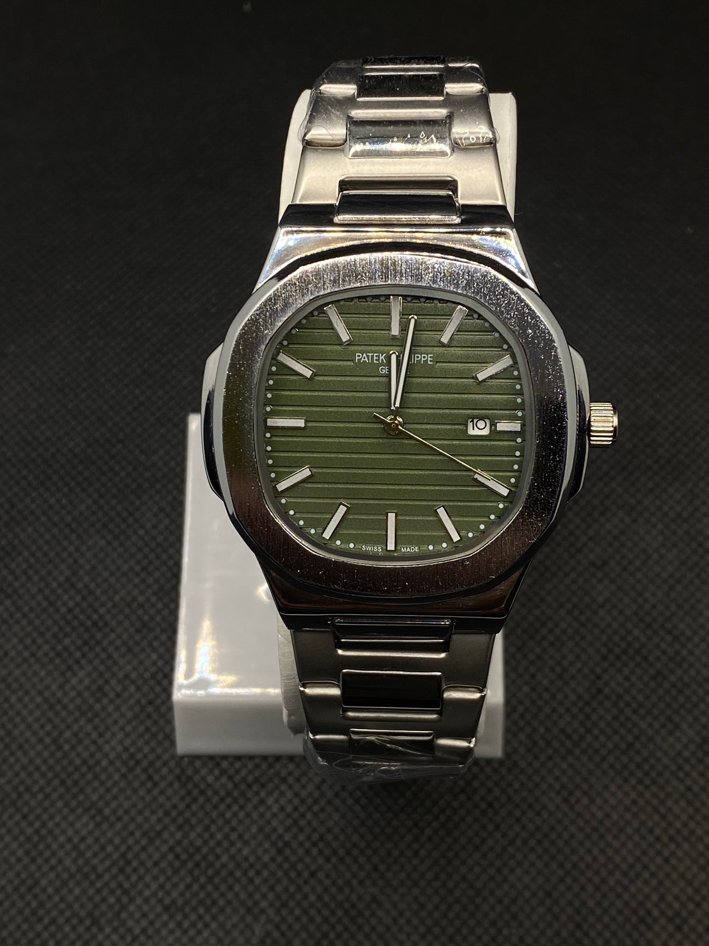 PP GENEVE IN GREEN DIAL WITH DATE STAINLESS STEEL STRAP