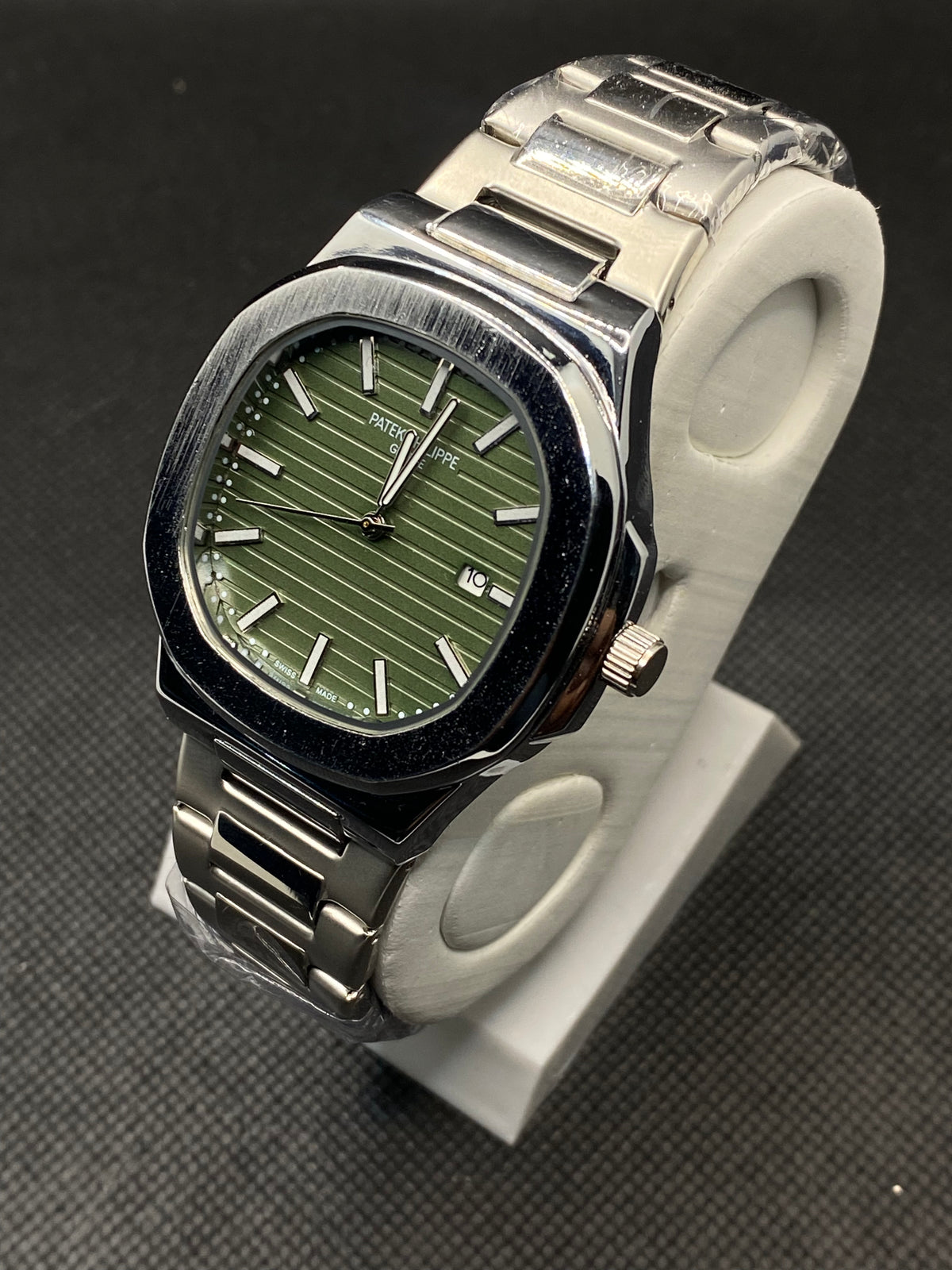 PP GENEVE IN GREEN DIAL WITH DATE STAINLESS STEEL STRAP