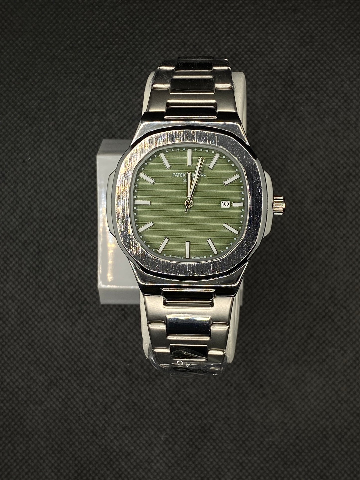 PP GENEVE IN GREEN DIAL WITH DATE STAINLESS STEEL STRAP