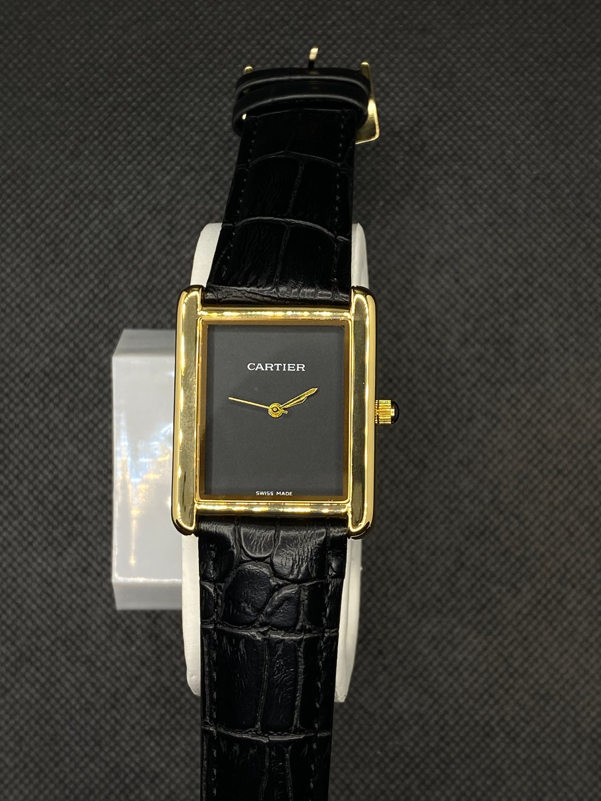 CARTI3R TANK MUST DE BLACK DIAL AND LEATHER STRAP