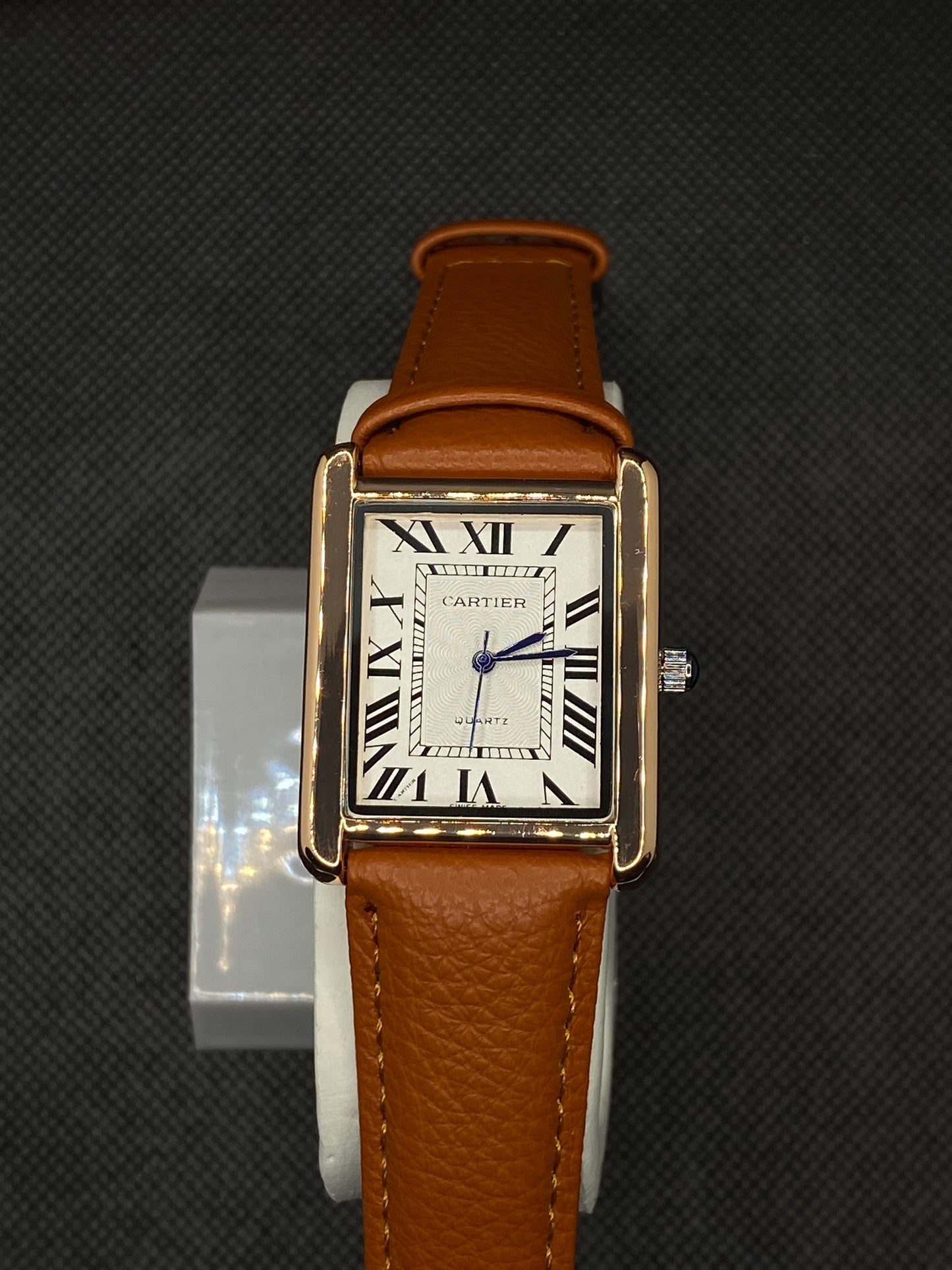 CARTI3R TANK MUST DE WHITE ROMAN DIAL AND BROWN LEATHER STRAP